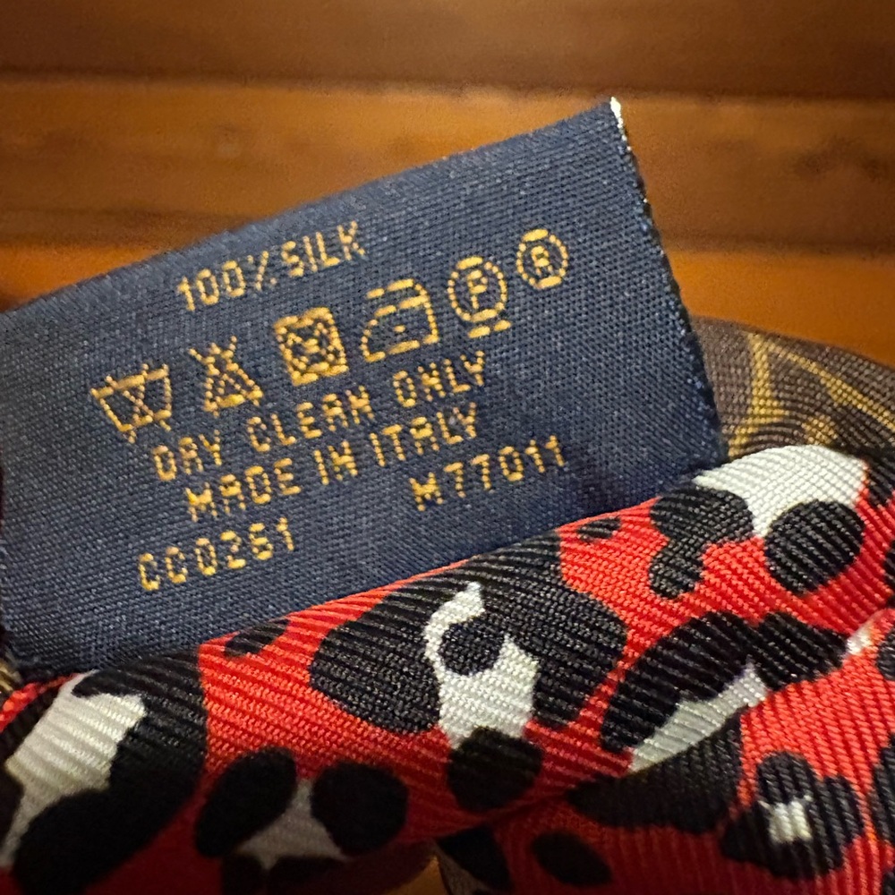 Louis Vuitton Brown and Red Patterned Silk Accessory - Picture 5 of 6